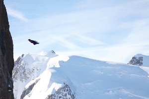 Symbolbild: Wingsuit Symbolbild: Wingsuit