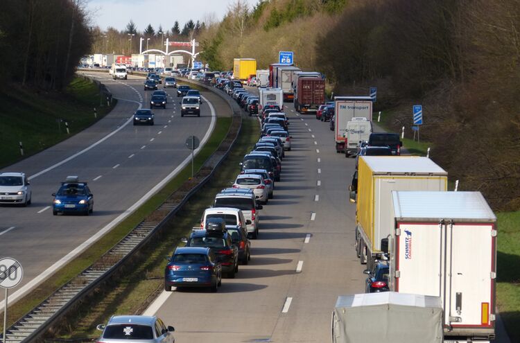 19062019 Rettungsgasse Symbolbild