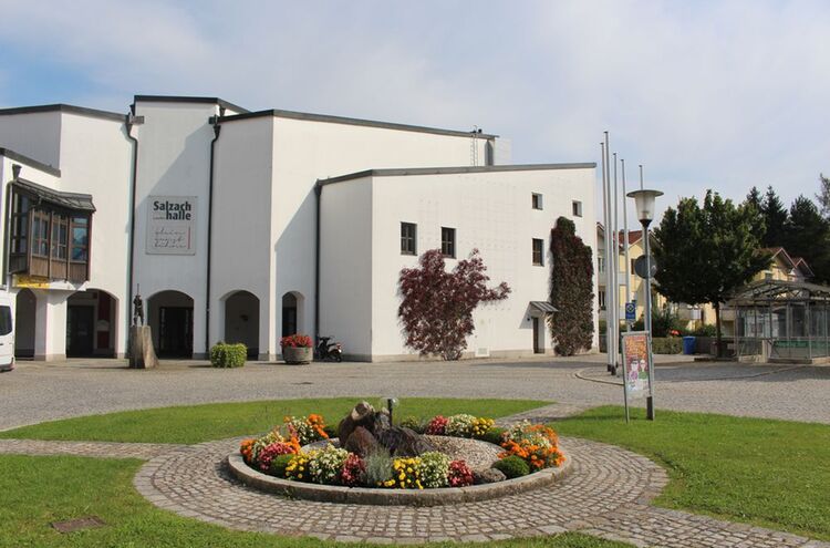 1laufensalzachhalle