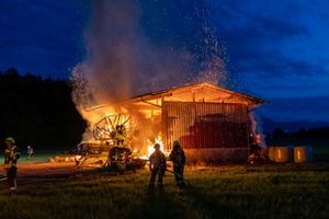 Maschinenhalle Vollbrand Grabenstätt Maschinenhalle Vollbrand Grabenstätt