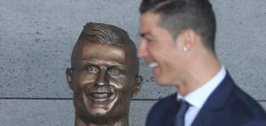 ronaldo-statue