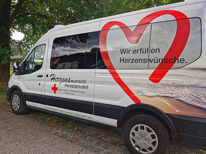 Herzenswunsch Hospizmobil des Roten Kreuzes unterwegs Herzenswunsch Hospizmobil des Roten Kreuzes unterwegs