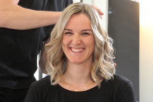 Denise Herrmann bei Friseur Moser Denise Herrmann bei Friseur Moser