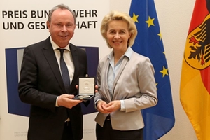 ehrung-grabner-von-der-leyen ehrung-grabner-von-der-leyen