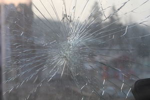 einbruch-einschalg-glas-zerbrochen einbruch-einschalg-glas-zerbrochen