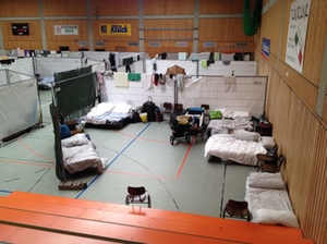 fluechtlinge-asyl-sporthalle-traunreut fluechtlinge-asyl-sporthalle-traunreut