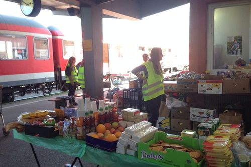 Fluechtlinge Bahnhof Freilassing Helfer 3