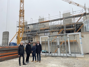 Auf der Baustelle der Großküche in Übersee Auf der Baustelle der Großküche in Übersee