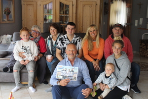 Morgen kann kommen Gewinner Hans Klegraefe aus Schönau am Königssee mit Familie und Helfern