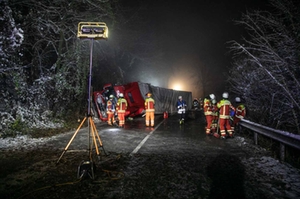 Unfall Holzlaster Unfall Holzlaster