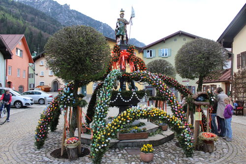 Osterbrunnen Bad Reichenhall 1