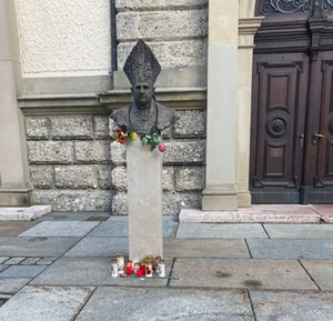 Papstbüste Trauer Papstbüste Trauer