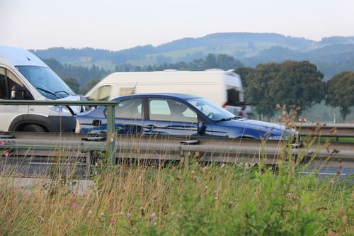 Unfall A8 Anger 4