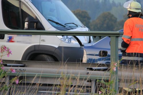Unfall A8 Anger 5