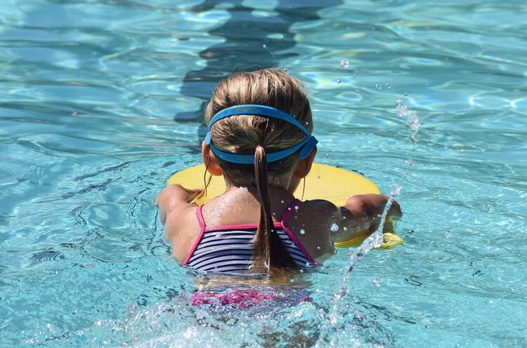 Young Swimmer 2494904 1920